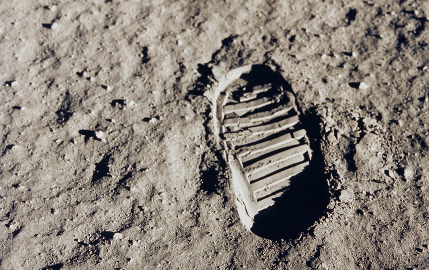 Stopa prvního člověka na Měsíci